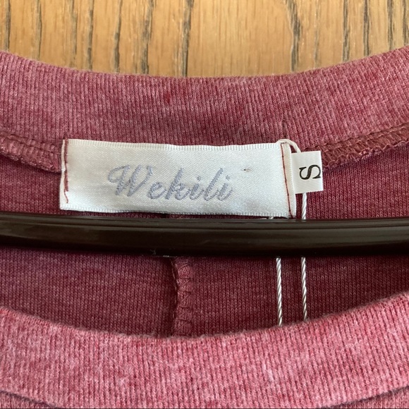 Scoop Neck Rose Lace Trim Long Sleeve Tunic Top - Picture 6 of 7